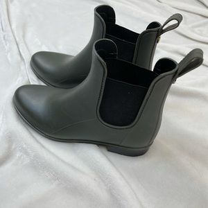 NWOT Sam Edelman Chelsea Boots Size 8M